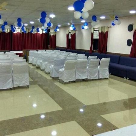 Hotel Sukh Sagar Gwalior Buitenkant foto